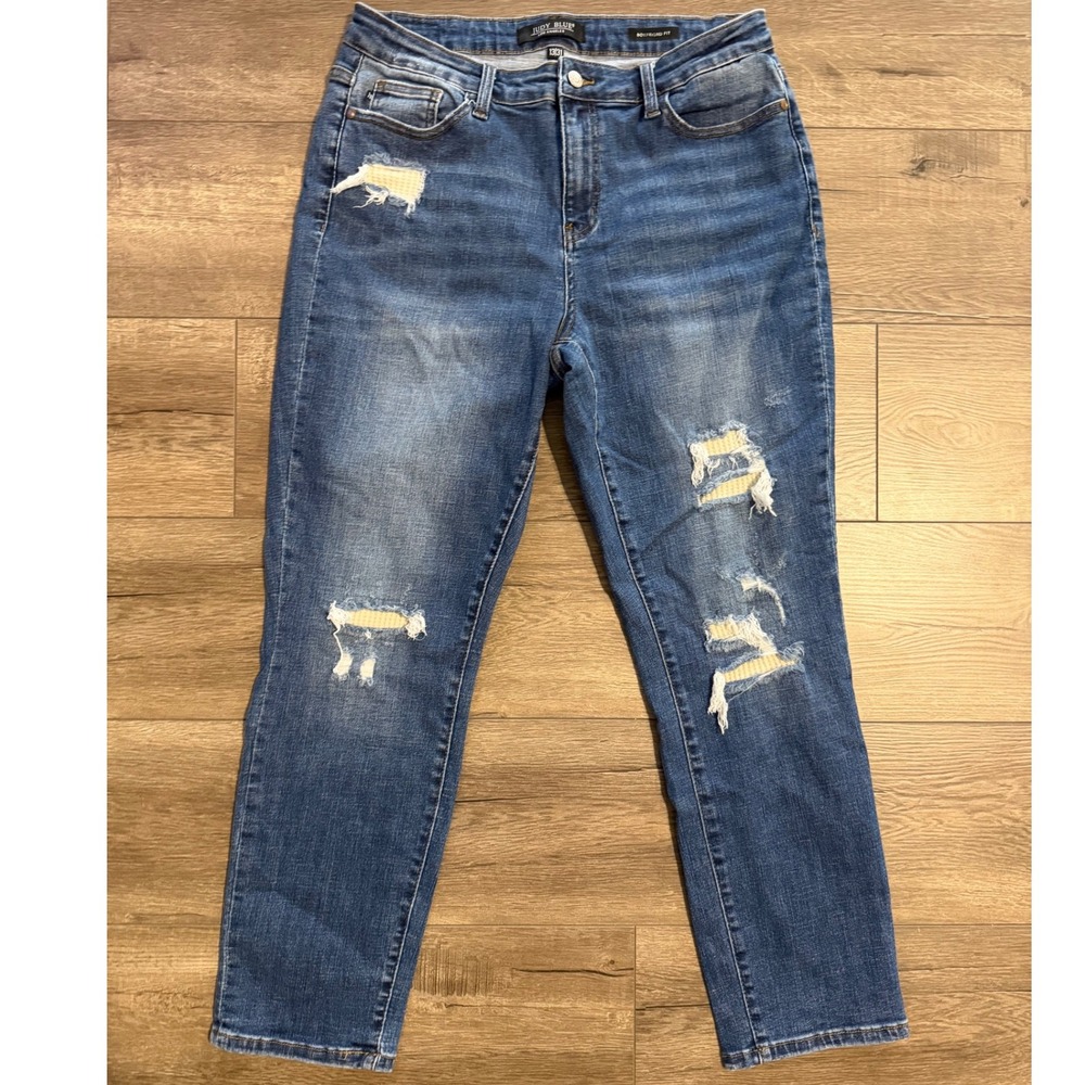 Judy Blue Boyfriend Fit Thermal Patch Distressed Medium Wash Jeans‎ Size 13/31